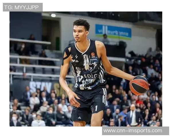 哈珀赞文班亚马全能表现其打法时而似控卫展现多面才华 哈珀赞文班亚马全能表现其打法时而似控卫展现多面才华