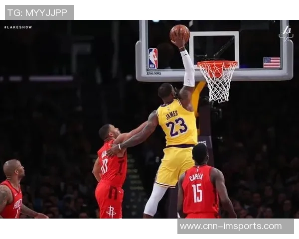 亚当斯替补出战12分钟表现神勇四投全中贡献8分2板2助 亚当斯替补出战12分钟表现神勇四投全中贡献8分2板2助