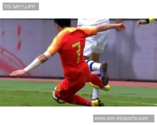 广西外援阿萨莫阿遭遇颈椎骨折意外撞坏场边LED广告牌引发关注 广西外援阿萨莫阿遭遇颈椎骨折意外撞坏场边LED广告牌引发关注