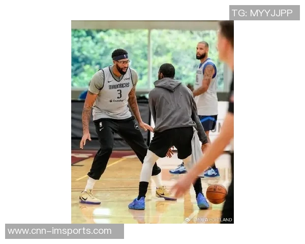 独行侠训练照曝光弗拉格与安东尼戴维斯展开激烈对抗 独行侠训练照曝光弗拉格与安东尼戴维斯展开激烈对抗