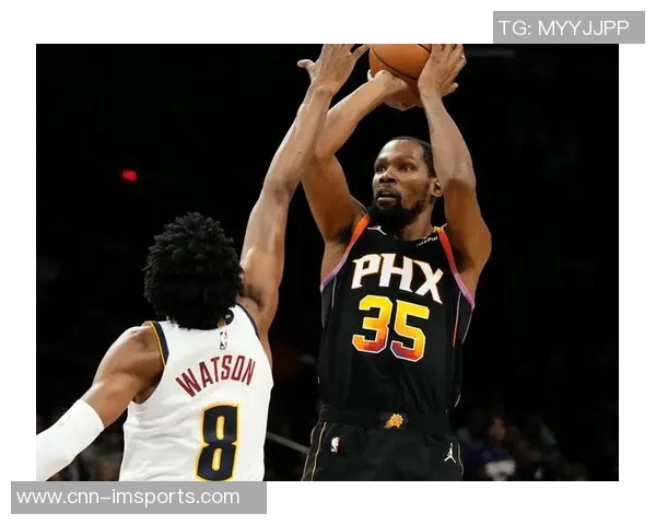 杜兰特半场表现稳定得分10分三分球未能命中展现全能能力 杜兰特半场表现稳定得分10分三分球未能命中展现全能能力