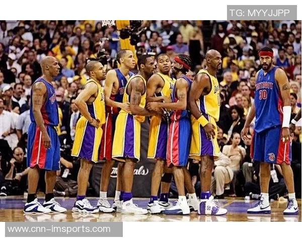 湖人快船球迷现场互动引发热议比卢普斯与FBI成焦点话题