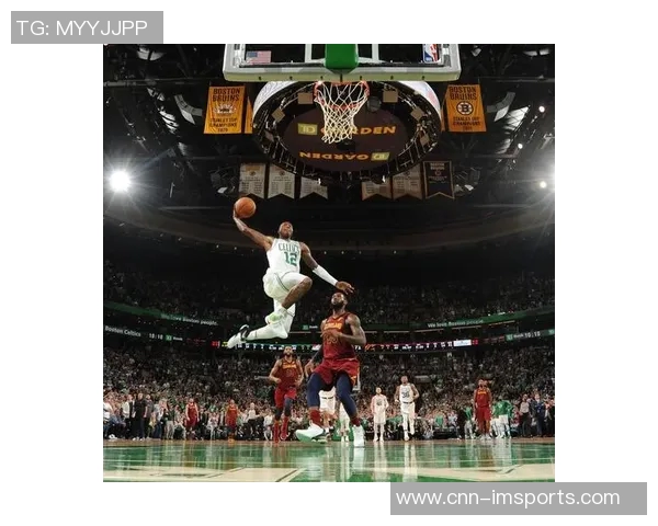 塔图姆分享惊艳扣篮视频引发热议鞋子成关键因素引发讨论